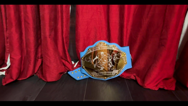 Lora Cross: Es hora de que y Lora Cross se suban todo...