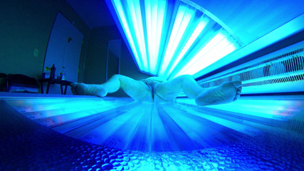 SexyNEBBW: Sexy BBW playing tanning bed