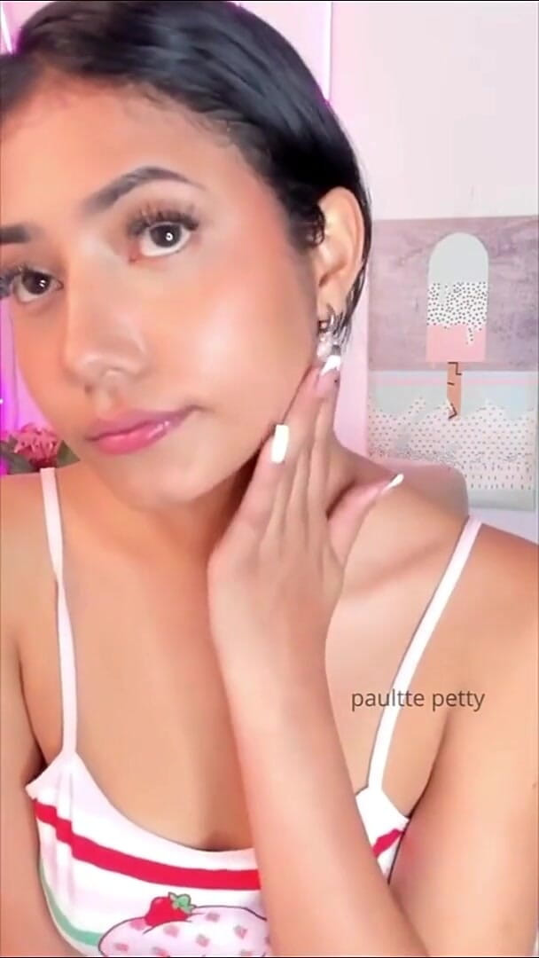 Cute Latina Wants to Be Fucked, with Her Natural Tits and Her Big Ass (Yvettewill)