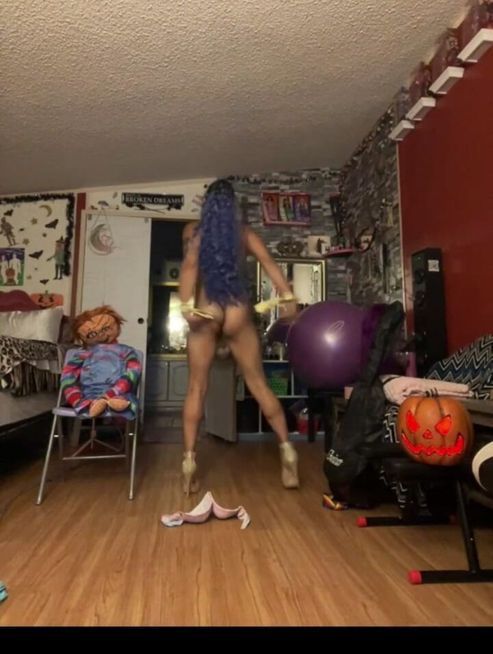 TSJade95: Princess Tsjade Stripdances in Halloween Costume