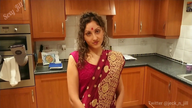 POV_Indian: 第一人称视角 Bhabhi 与 devar 发生浪漫性关系 - 印地语继妹宝莱坞性爱故事