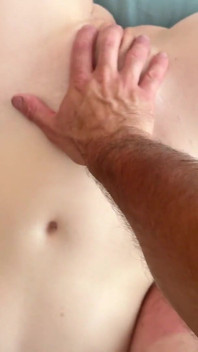 Amarrado orgasmo lambendo buceta e spread eagle duro foda! Porra no rosto