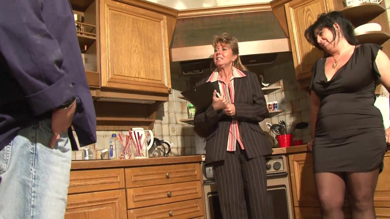 MMV films - The Original: Petra's intervention in couples - Scene #03