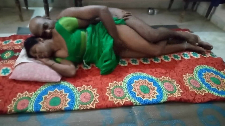 Desi palace: Sexo en sari
