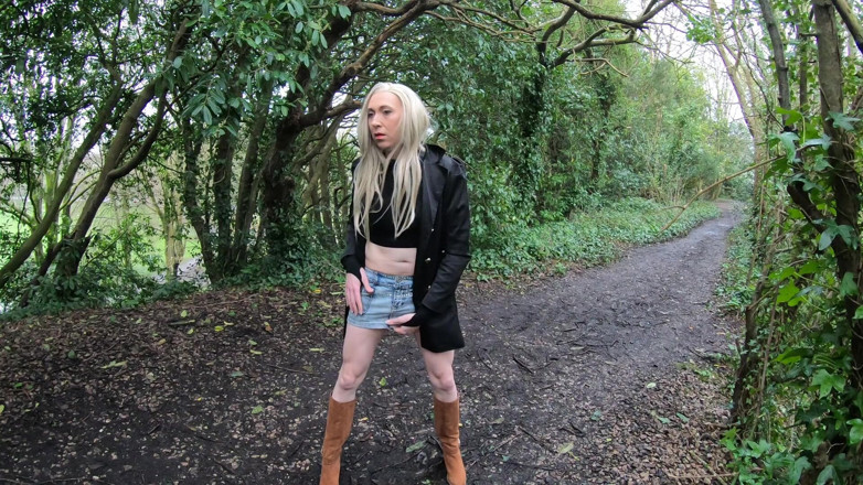 The Midnight Minx: Forest Track Stop and Wank Fun X