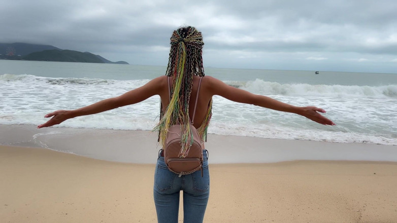 Katty West studio: Public Wetting Jeans in Park Near the Beach
