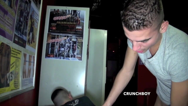Crunch Boy: Dimtri 被 youjgn striaght 阿拉伯好奇性交