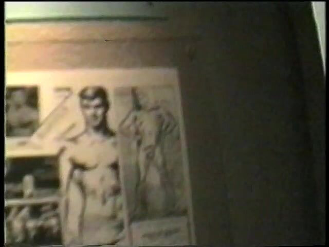 Gays Case: 갱뱅에서 따먹히는 게이 친구를 빠는 자지