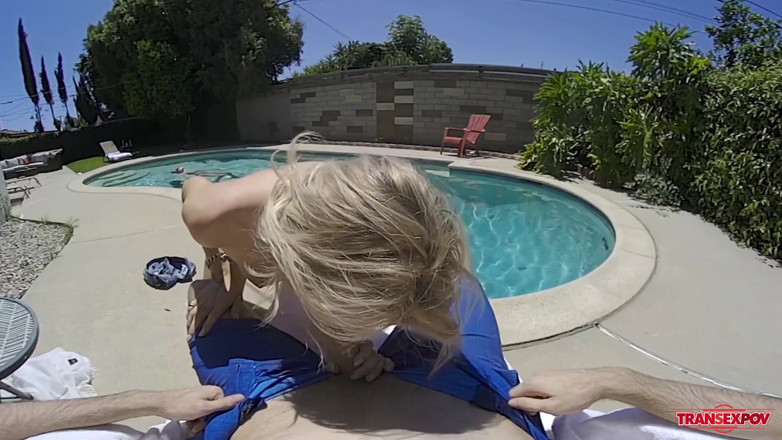 Tgirls xxx: POV: Cassandra Lovelox jedzie dużego kutasa