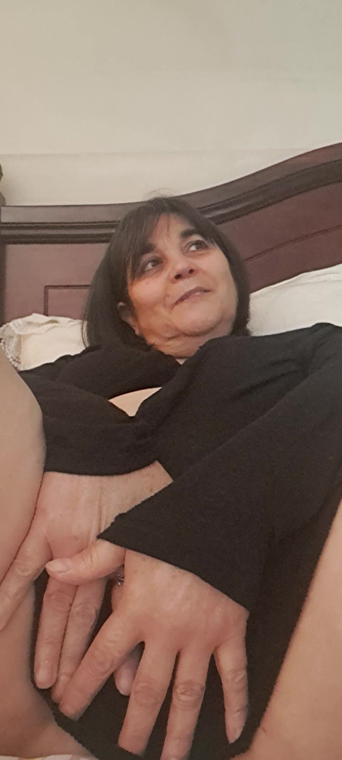 Mommy big hairy pussy: Orta yaşlı seksi kadının Noel Hediyesi