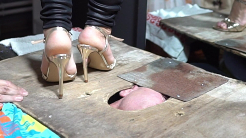 Paultramp: Step On Face 1