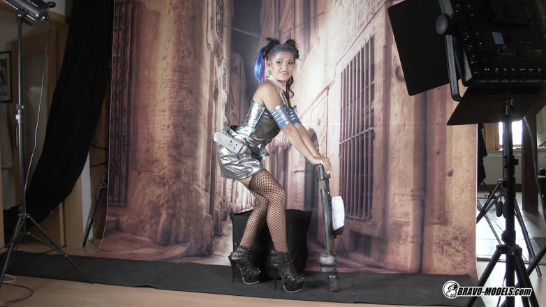 Bravo Sexy: Serina Gomez - 439 - Photoshoot Backstage