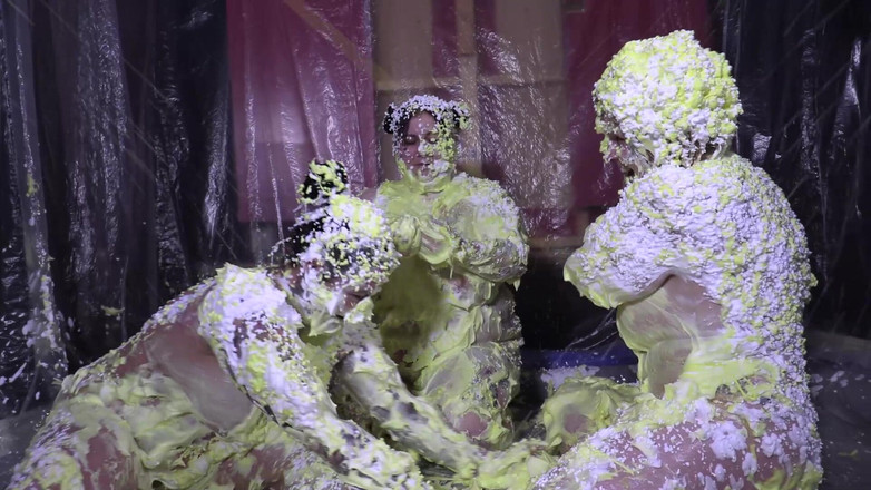 Cheyenne Rose 80: Pěnová zábava s Cheyenne Hannah a Skyler