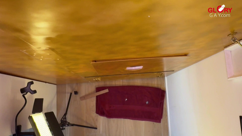 GLORYHOLEGAYS: XL-hetero îmi explodează în gură - și stropesc imediat după