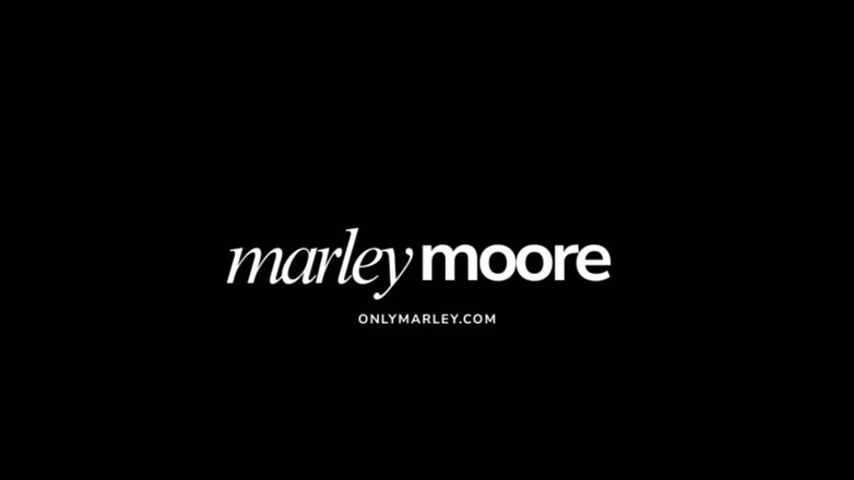 Marley Moore Videos: 和我一起叫醒N Bake