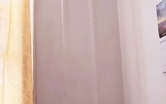 Gotabodiee: Jerked off Cuz I Didnt Have a Fat Dick to...