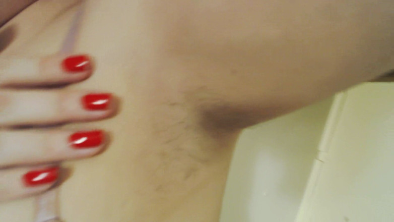 Scarlet Vixen: Owłosione pachy