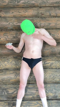 セクシーガイは運動をする