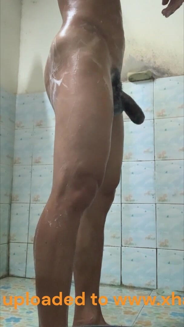 LuckyBody4U: Facciamo Una Doccia Insieme.