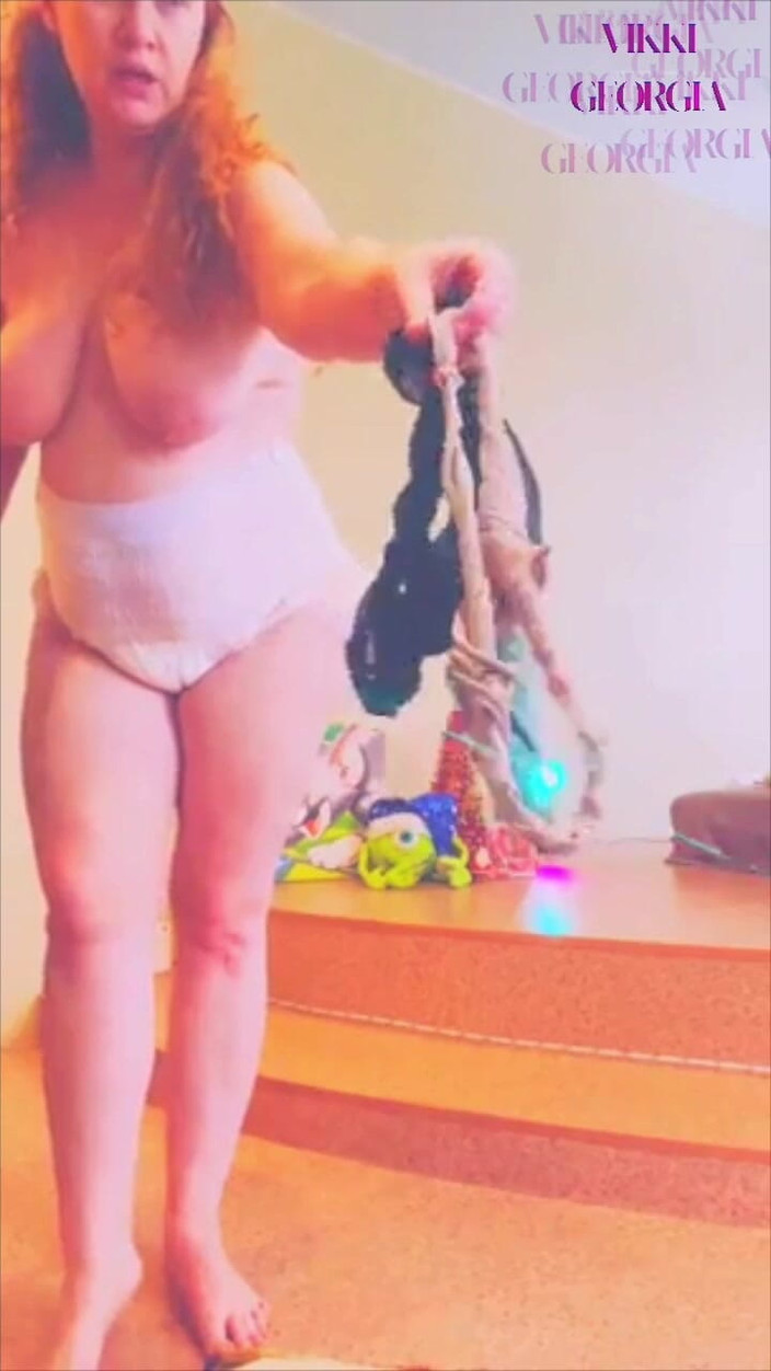 VikkiGeorgia: 사용자 정의 패션 쇼