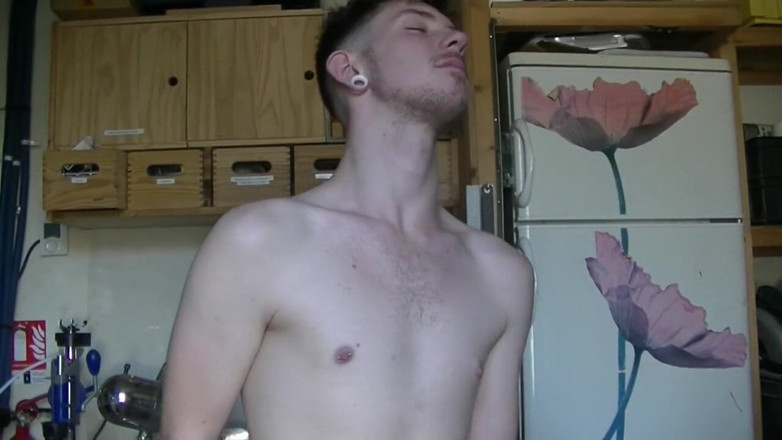 USED BAREBACK BY PORNSTARS HUGE COCK: Fucked barebakc by his best friend sexy twink