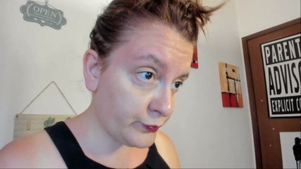 Nicoletta Embassi: Shaving and sneezing