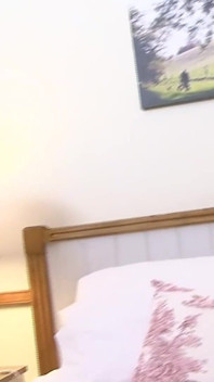 Scena lesbienelor de la facultate-4 studentă lesbiană Sabrina Jay și Manga se masturbează împreună după facultate