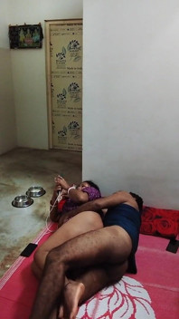 Manžel, manželka Deshi má sex