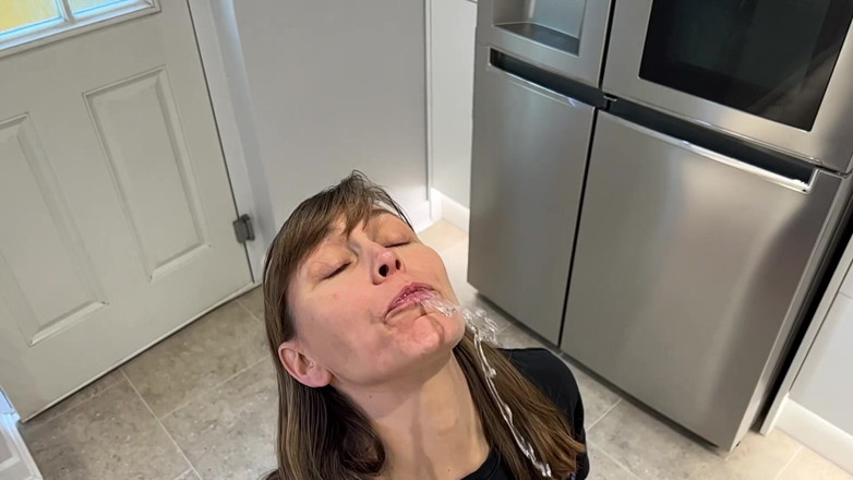 Wamgirlx: Slow motion mouth water fetish