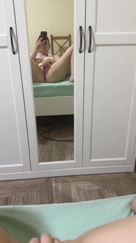 Geile Blondine Besorgt Es Sich