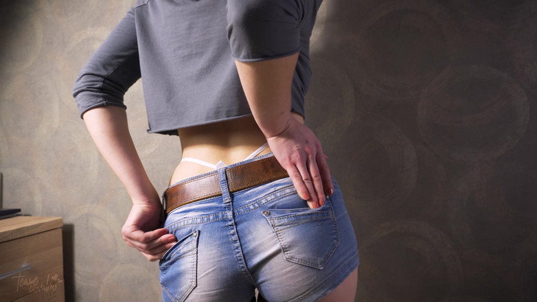 Teasecombo 4K: Sexy MILF in Tight Denim Shorts Flashing White Thong Whale...