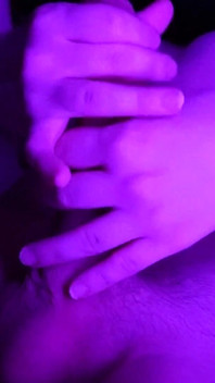 Am sunat vecina mea suculentă de peste 18 ani să-mi dreseze pula, a fost încântată