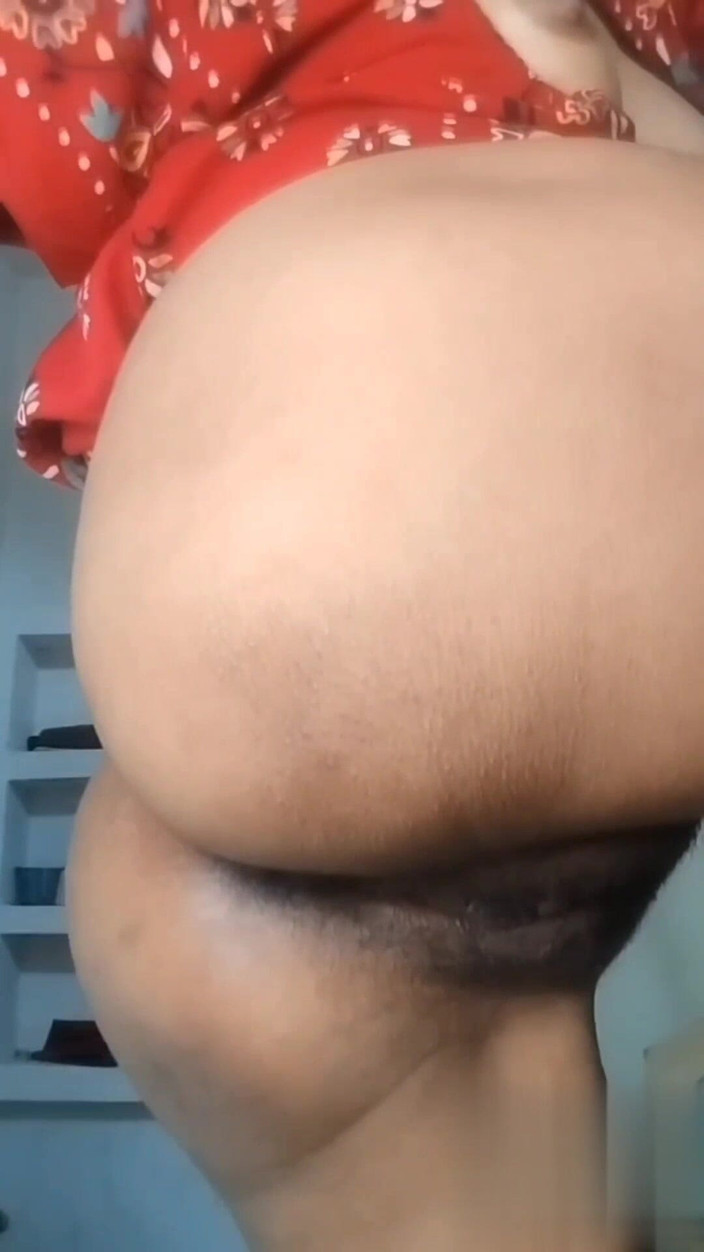 YOURANSU: Yalnız ateşli yenge amcık göt deliğini parmaklıyor