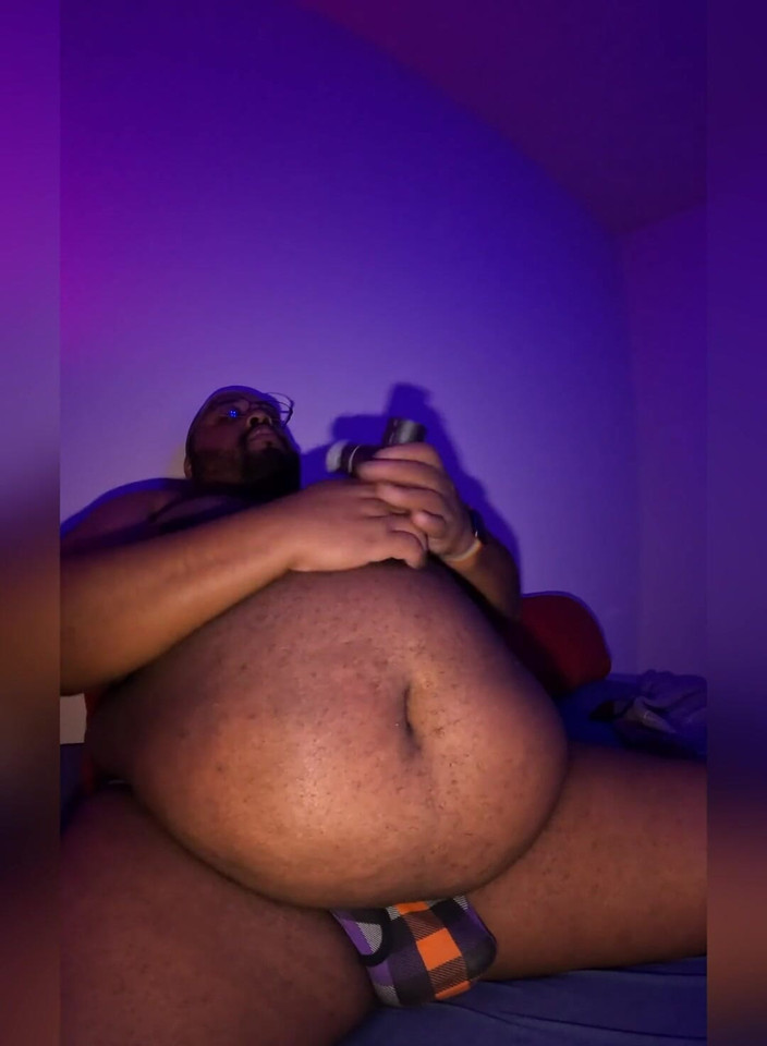 Blkhole420: Bedtijd buik inflatie deel 1. Werken aan het krijgen van een...