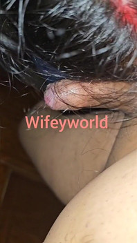 De vrouw van mijn buurman slikt mijn sperma