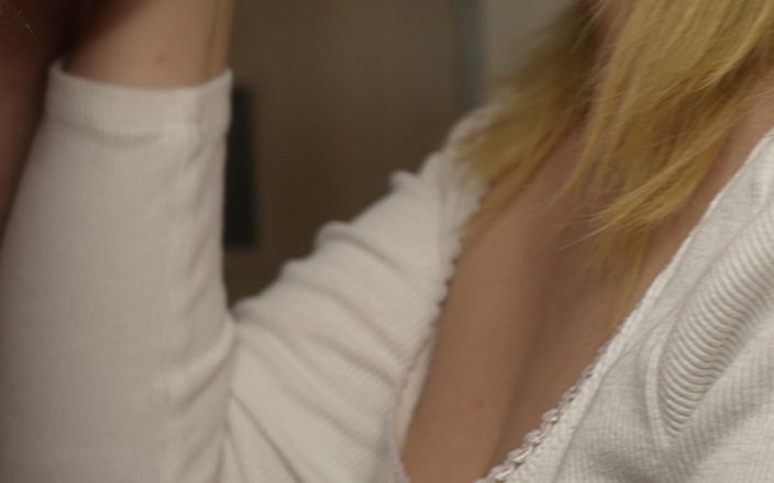 Kessieyoy: Vykouřila jsem mu a on se vystříkal na moje kozy