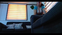 BBW Kelly Mom: Przyłapałem macochę na sprzątaniu kanapy i ostro ją przeleciałem. Uwielbiam...