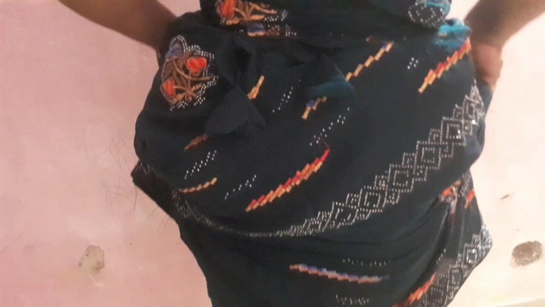 nagmanaeem: Nach dem Einkaufen für Navratri, Tante mädchen hinterließ den schatten...