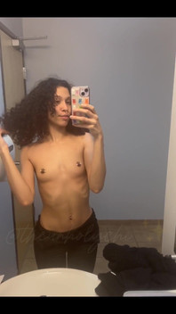 Desperate Public Pissing Ugh