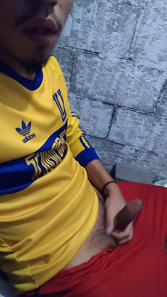 AlexAlejandro13: Ti piace che mi faccia uscire la lingua così ci...
