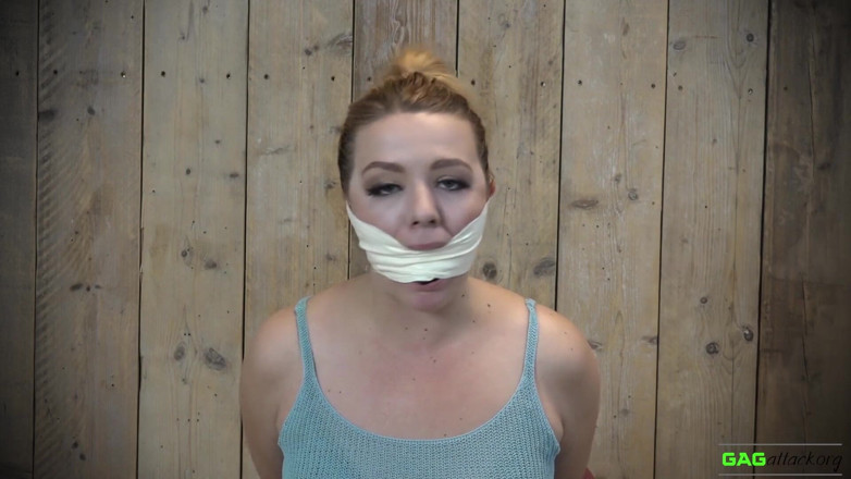 Gag Attack: Stardust - pita mikrofoam disedak