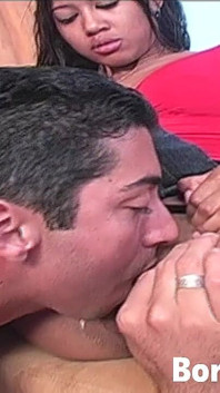 Lily Thai fa sesso hardcore con l'agente di pattuglia di confine