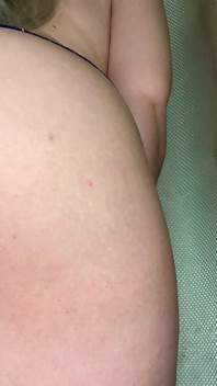 Elle essaye 15 culottes et la pète !