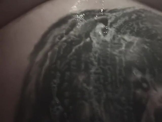 Quick Shower at Home (Big bear frankfurt)
