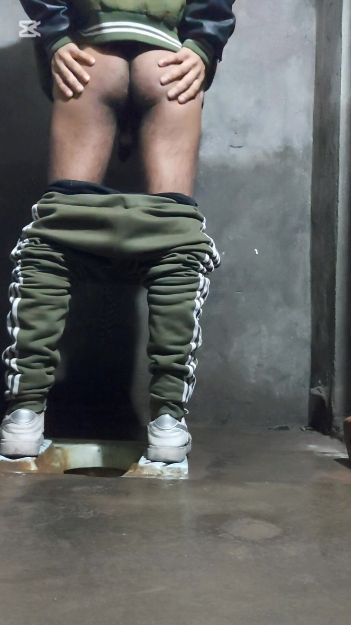 Zaid Valen: Pakistanischer junge in der badezimmer-toilette fingert