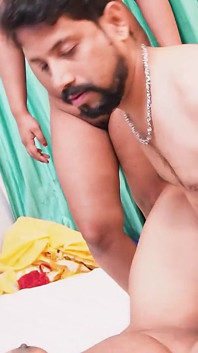 Seks threesome hot bareng dadima