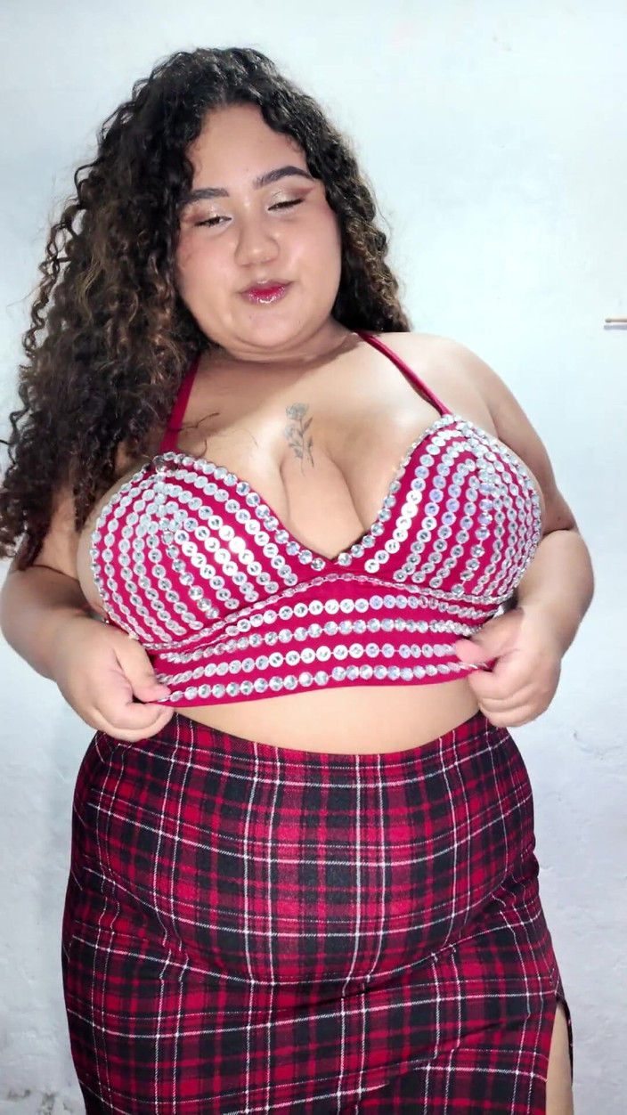 Pamela Panda: Provo nuovi vestiti davanti al mio ragazzo.