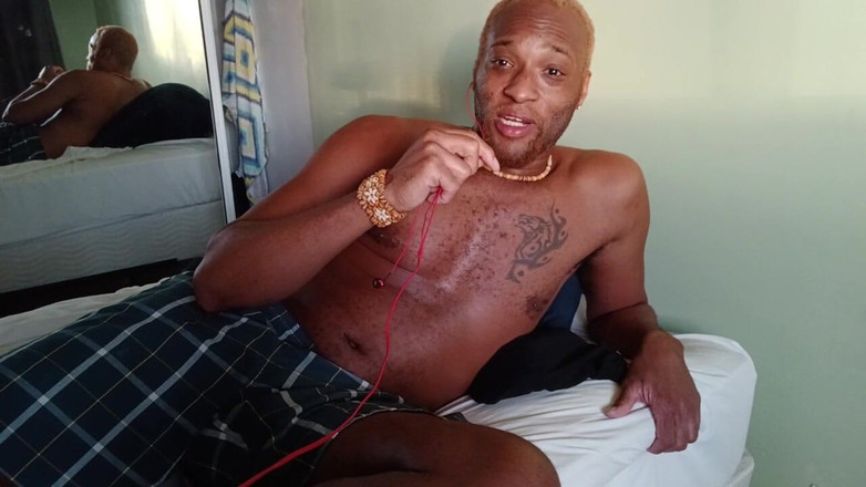 Kennie Jai: Kennie jai sục cu cho ngày lễ tình nhân