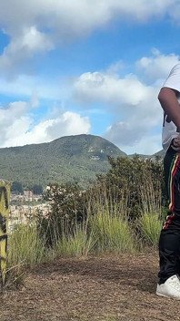 No topo da montanha me fodendo no meio da adrenalina de cruzar