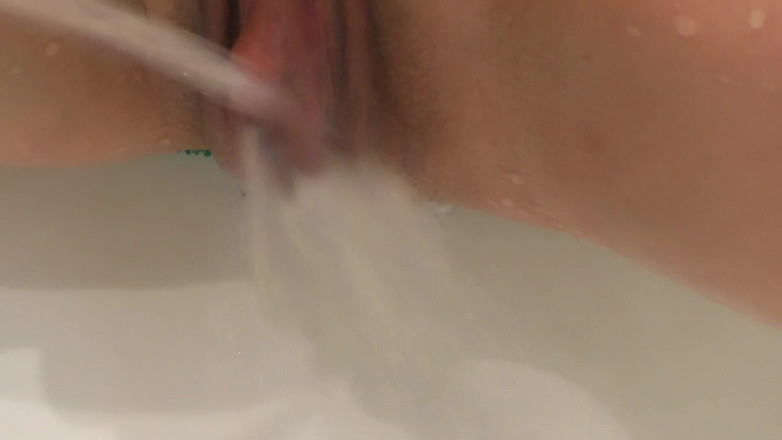 Lovers Couple: Nachytal jsem svoji nevlastní sestru při masturbaci v koupelně - jet...